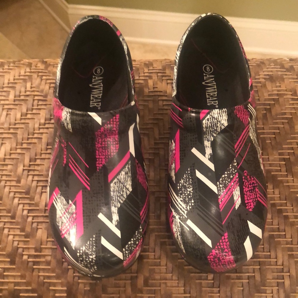 Last pair. 🏝⛱Cushioned Nurses shoes. Size 8. NWOT